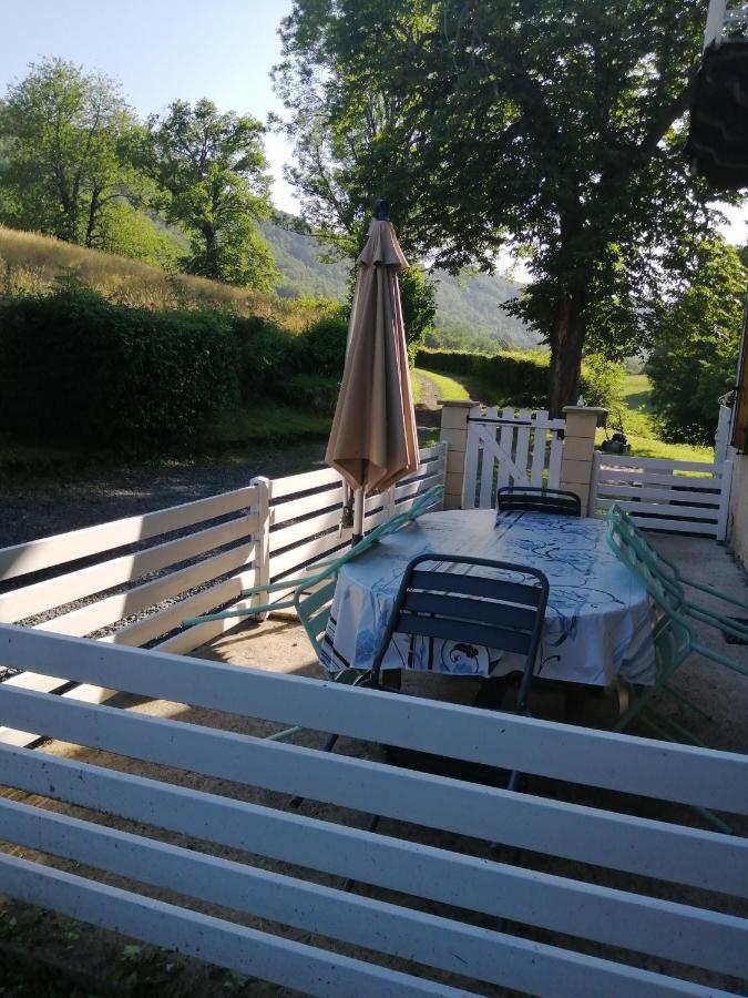 Maison A La Campagne Au Coeur Du Cantal Dept 15 Marmanhac Luaran gambar